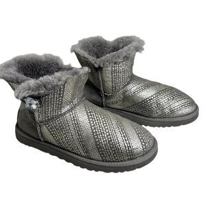 UGG Mini Bailey Button Bling Boots Women’s 9 Grey Sheepskin Lined Winter Shoes